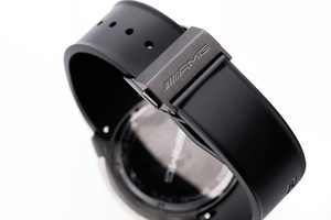 Original Mercedes-Benz Armbanduhr schwarz / anthrazit / rot, Edelstahl / Titan / Kautschuk 3