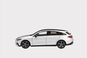 Original Mercedes-Benz CLA hightechsilber, NZG, 1:18 3