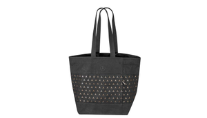 Ein Mercedes-Benz Shopper in schwarz in Frontalansicht 1