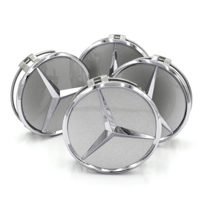 Silberne Radnabendeckel mit Mercedes-Benz Stern 1