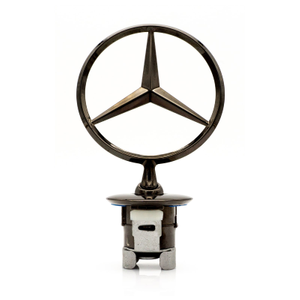 Schwarzer Mercedes-Benz Stern 2