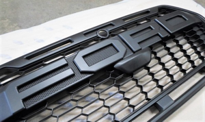 original-ford-trail-kuelergrill-in-raptor-optik-2467809-fuer-transit-ab-05-2019 4