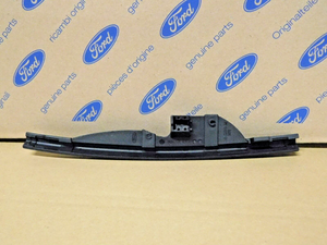 original-ford-tuerkantenschutz-ford-kuga-ab-01-2020-vorne-rechts-2452648 2