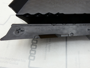 Original Mercedes-Benz Abdeckgitter Stoßstange vorne links. SLK R172 3