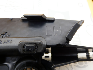 Original Mercedes-Benz Abdeckgitter Stoßstange vorne links. SLK R172 6