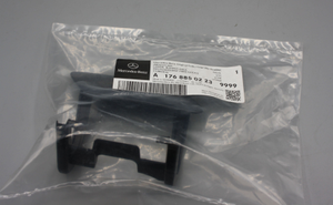 Original Mercedes-Benz Abdeckung Stossfänger rechts, Scheinwerferreinigung W176 4