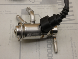 Original Mercedes-Benz AdBlue/Additiv-Einspritzdüse. V-Klasse W447 3
