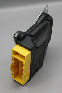 Original Mercedes-Benz Airbag-Steuergerät. Für A_B_CLA_V-Klasse 3