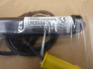 Original Mercedes-Benz Aktuator Motorhaube. CLA W117, GLA W156, A-Klasse W176 2