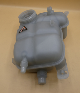 Original Mercedes-Benz Ausgleichbehälter Kühlwasser. CLA 118,A-Klasse 177, GLB 247 2