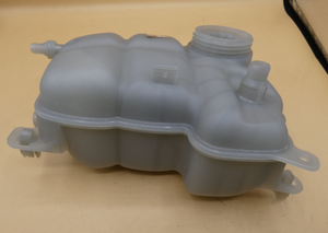 Original Mercedes-Benz Ausgleichbehälter Kühlwasser. CLA 118,A-Klasse 177, GLB 247 3