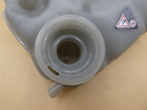 Original Mercedes-Benz Ausgleichbehälter Kühlwasser. CLA 118,A-Klasse 177, GLB 247 6