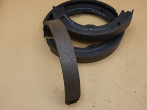 Original Mercedes-Benz Bremsbackensatz. Sprinter W906, W907, W910 3