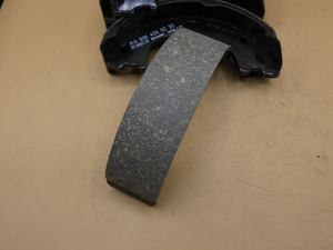 Original Mercedes-Benz Bremsbackensatz. Sprinter W907 2