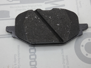 Original Mercedes-Benz Bremsklötze hinten. C-Klasse W206 3