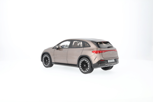 Original Mercedes-Benz EQE SUV AMG Line X294 Modellauto samtbraun - 1