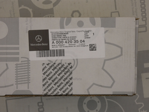 Original Mercedes-Benz Bremsklötze vorne. A45 AMG, GLB35, GLA35 4