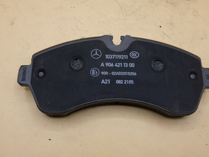 Original Mercedes-Benz Bremsklötze vorne. Sprinter W906 2