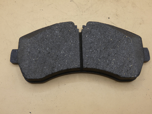 Original Mercedes-Benz Bremsklötze vorne. Sprinter W906 3