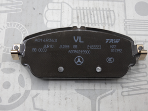 Original Mercedes-Benz Bremsklotz-Satz vorne. C-Klasse W205 2