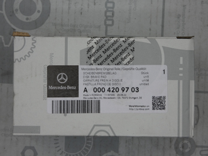 Original Mercedes-Benz Bremsklotz-Satz vorne. C-Klasse W205 4