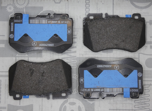 Original Mercedes-Benz Bremsklotz-Satz vorne. C-Klasse W205 1