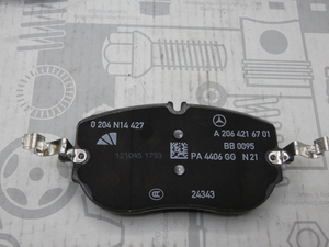 Original Mercedes-Benz Bremsklotz-Satz vorne. C-Klasse W206 2