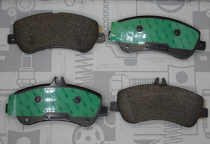 Original Mercedes-Benz Bremsklotzsatz vorne. GLK X204 1