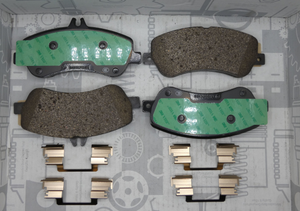 Original Mercedes-Benz Bremsklotz-Satz vorne. GLK X204 1