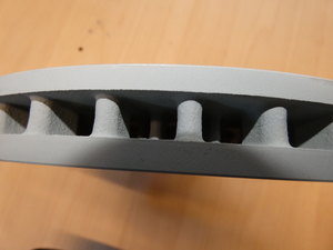 Original Mercedes-Benz Bremsscheibensatz vorne (2 Stück). C-Klasse W206 3