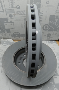 Original Mercedes-Benz Bremsscheibensatz vorne (2 Stück). CLA, GLA, A-Klasse 176, B-Klasse 246 1