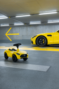 Gelbes Rutscheauto 5