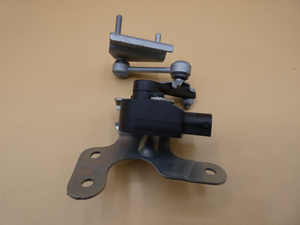 Original Mercedes-Benz Drehwinkelsensor hinten links. W204, W207, W212, W218 3