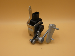 Original Mercedes-Benz Drehwinkelsensor hinten links. W204, W207, W212, W218 2