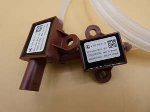 Original Mercedes-Benz Drucksensor / Fußgängerschutz C-Klasse 205 2