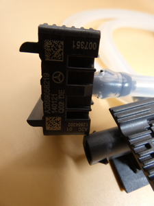 Original Mercedes-Benz Drucksensor / Fußgängerschutz C-Klasse 205, E-Klasse 213 3