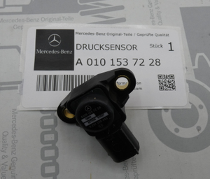Original Mercedes-Benz Drucksensor an Ladeluftkühler. AMG CLA45, AMG A45, AMG GLA45 1