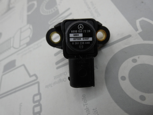Original Mercedes-Benz Drucksensor an Ladeluftkühler. AMG CLA45, AMG A45, AMG GLA45 2