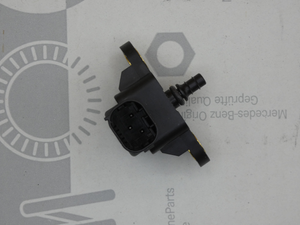 Original Mercedes-Benz Drucksensor an Ladeluftkühler. AMG CLA45, AMG A45, AMG GLA45 4
