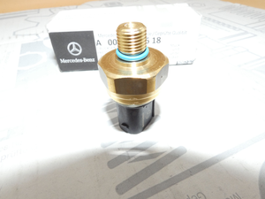 Original Mercedes-Benz Drucksensor Kraftstoffleitung. ML, GL, CLA, GLA, A-Klasse, C-Klasse.. 3