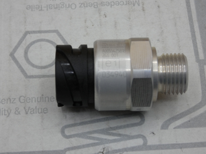 Original Mercedes-Benz Drucksensor Luftfederung. Actros, Axor, Atego 3