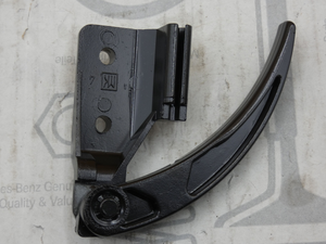 Original Mercedes-Benz Entriegelungsgriff Motorhaube. Vario W669 3