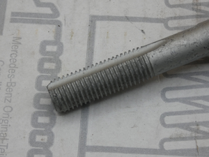Original Mercedes-Benz Exzenterschraube Spurstange an Hinterachsträger. SLK, C-Klasse, CLK 3