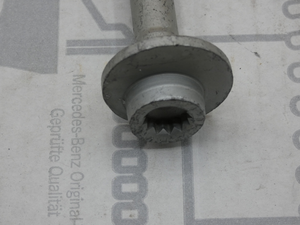 Original Mercedes-Benz Exzenterschraube Spurstange an Hinterachsträger. SLK, C-Klasse, CLK 5