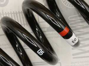 Original Mercedes-Benz Fahrwerksfeder hinten. E-Klasse W212 2