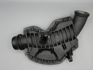 Original Mercedes-Benz Geräuschdämpfer an Ladeluftleitung links (W204, W212) 2