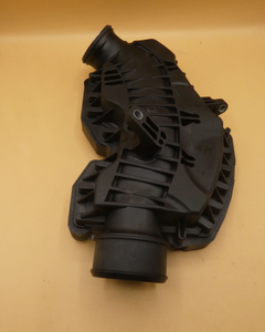 Original Mercedes-Benz Geräuschdämpfer an Ladeluftleitung links. C-Klasse 204, GLK, G-Modell. OM642 4