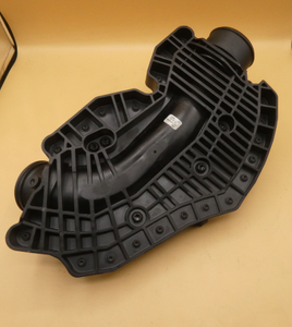 Original Mercedes-Benz Geräuschdämpfer an Ladeluftleitung links. C-Klasse 204, GLK, G-Modell. OM642 6