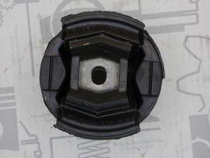 Original Mercedes-Benz Gummilager Hinterachsträger. SLK R171, R172, CLK 209 2
