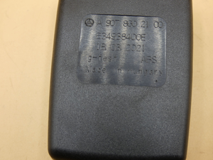 Original Mercedes-Benz Gurtschloss Fahrersitz. Sprinter W907, W910 3